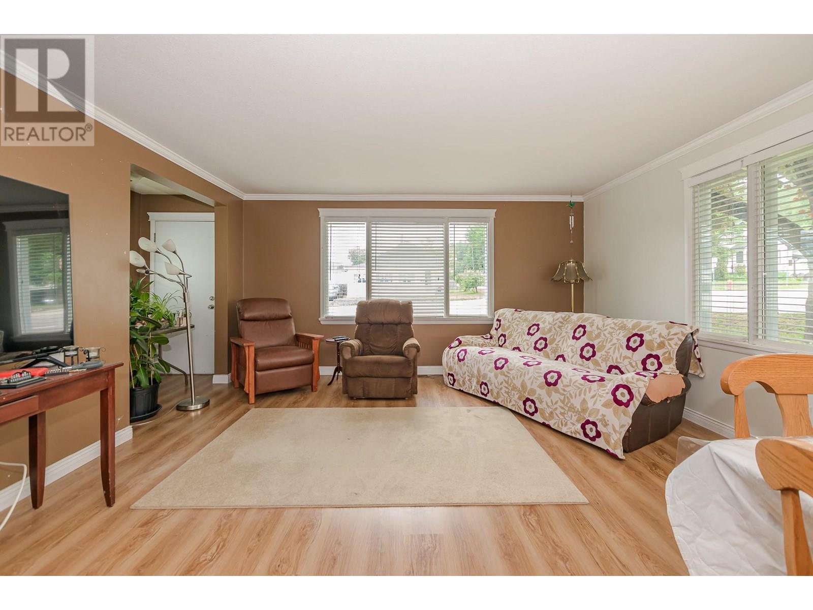 729 Stanley Avenue, Enderby, British Columbia  V0E 1V1 - Photo 3 - 10350995