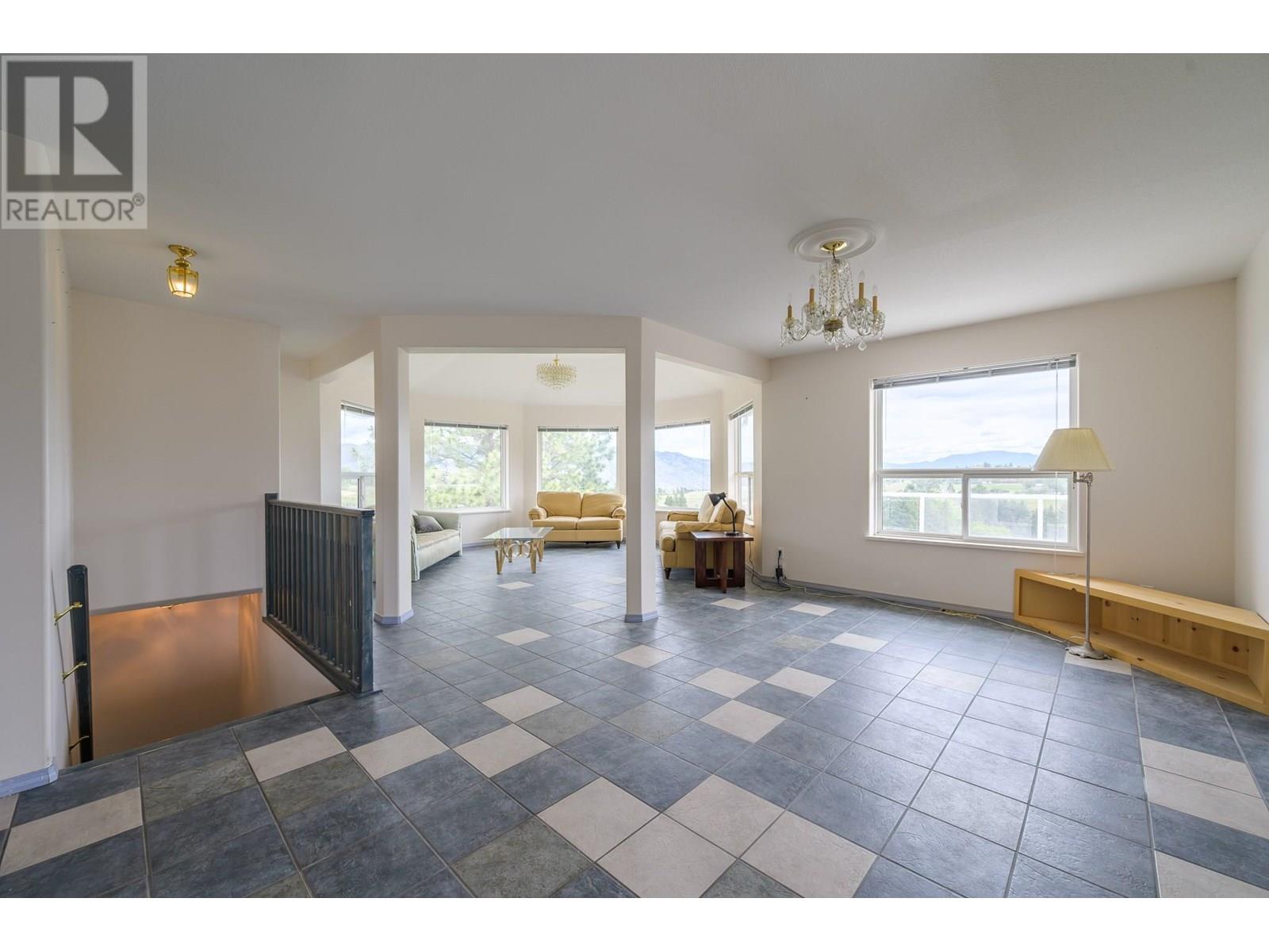 7035 Blackwell Road, Kamloops, British Columbia  V2C 6V8 - Photo 5 - 10351203