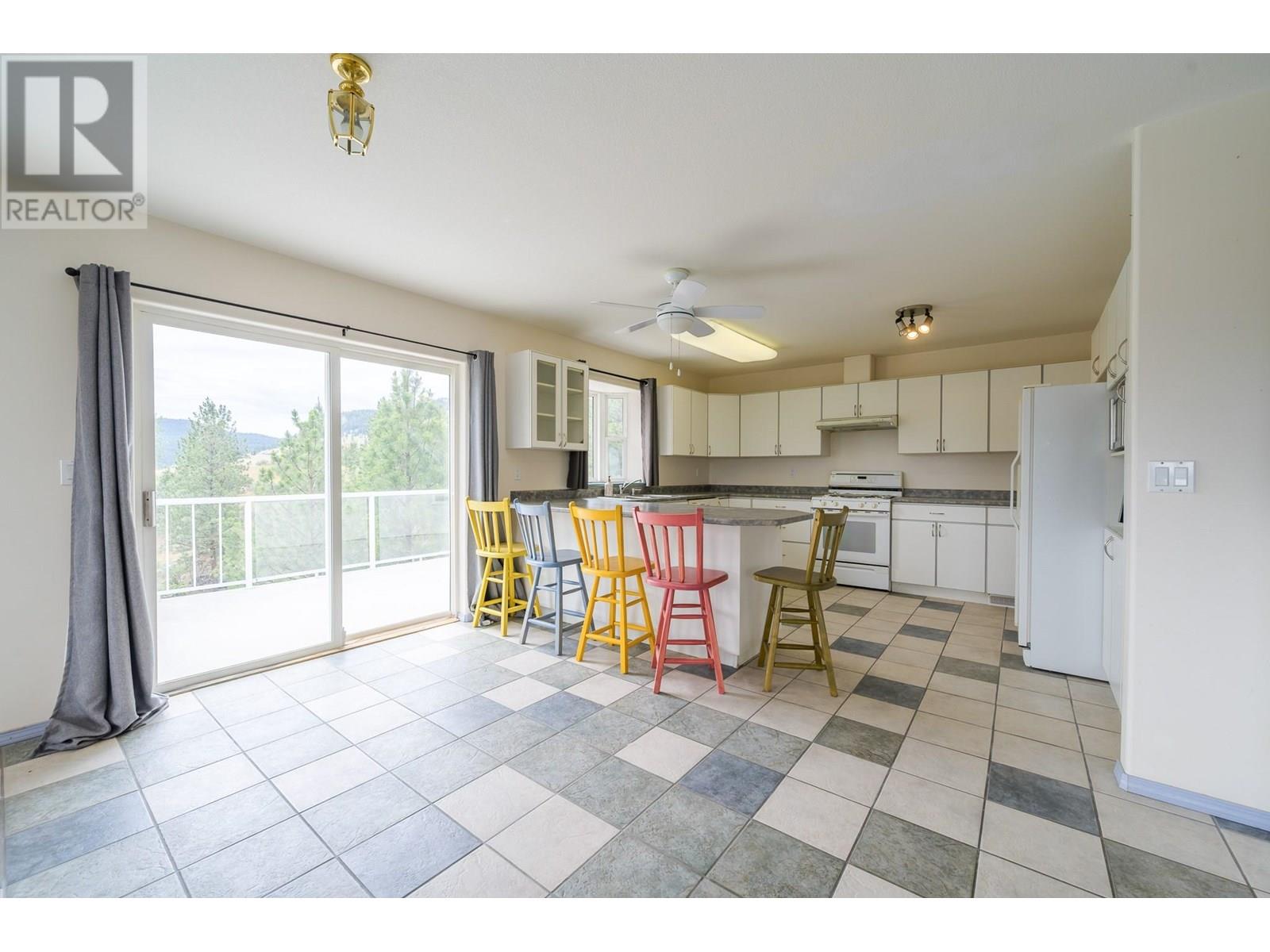 7035 Blackwell Road, Kamloops, British Columbia  V2C 6V8 - Photo 9 - 10351203