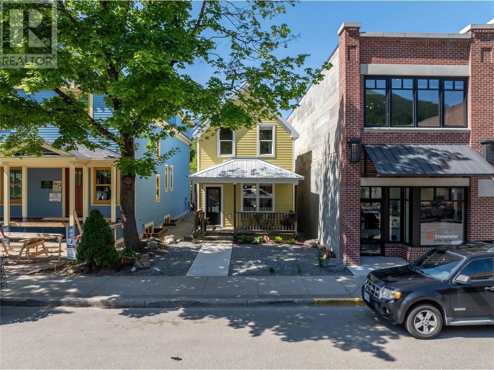 411 Second Street W, Revelstoke, British Columbia