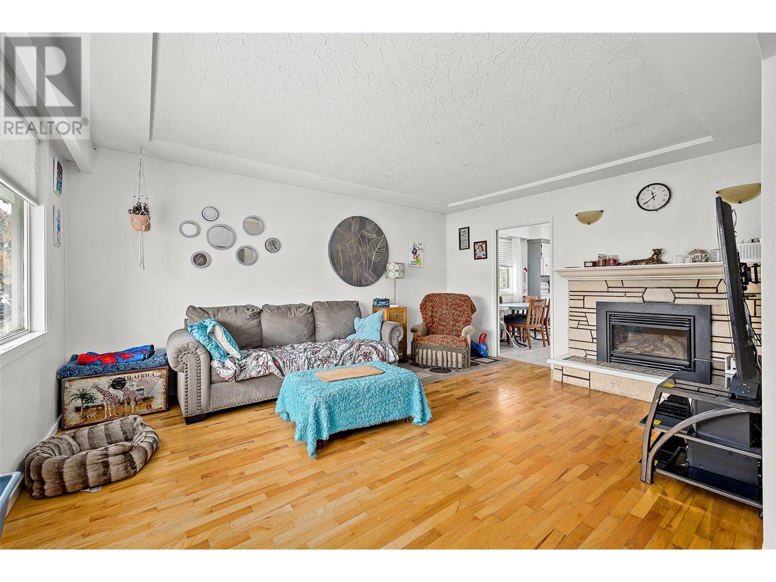 548/546 Roanoke Avenue, Kelowna, British Columbia  V1Y 7K5 - Photo 9 - 10335202