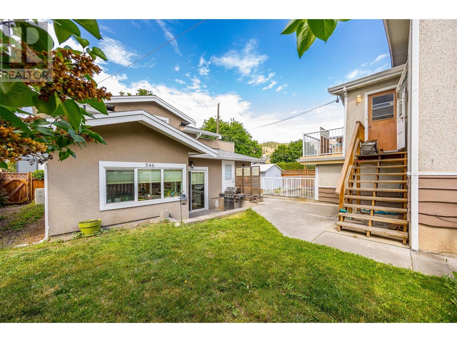 548/546 Roanoke Avenue, Kelowna, British Columbia  V1Y 7K5 - Photo 2 - 10335202