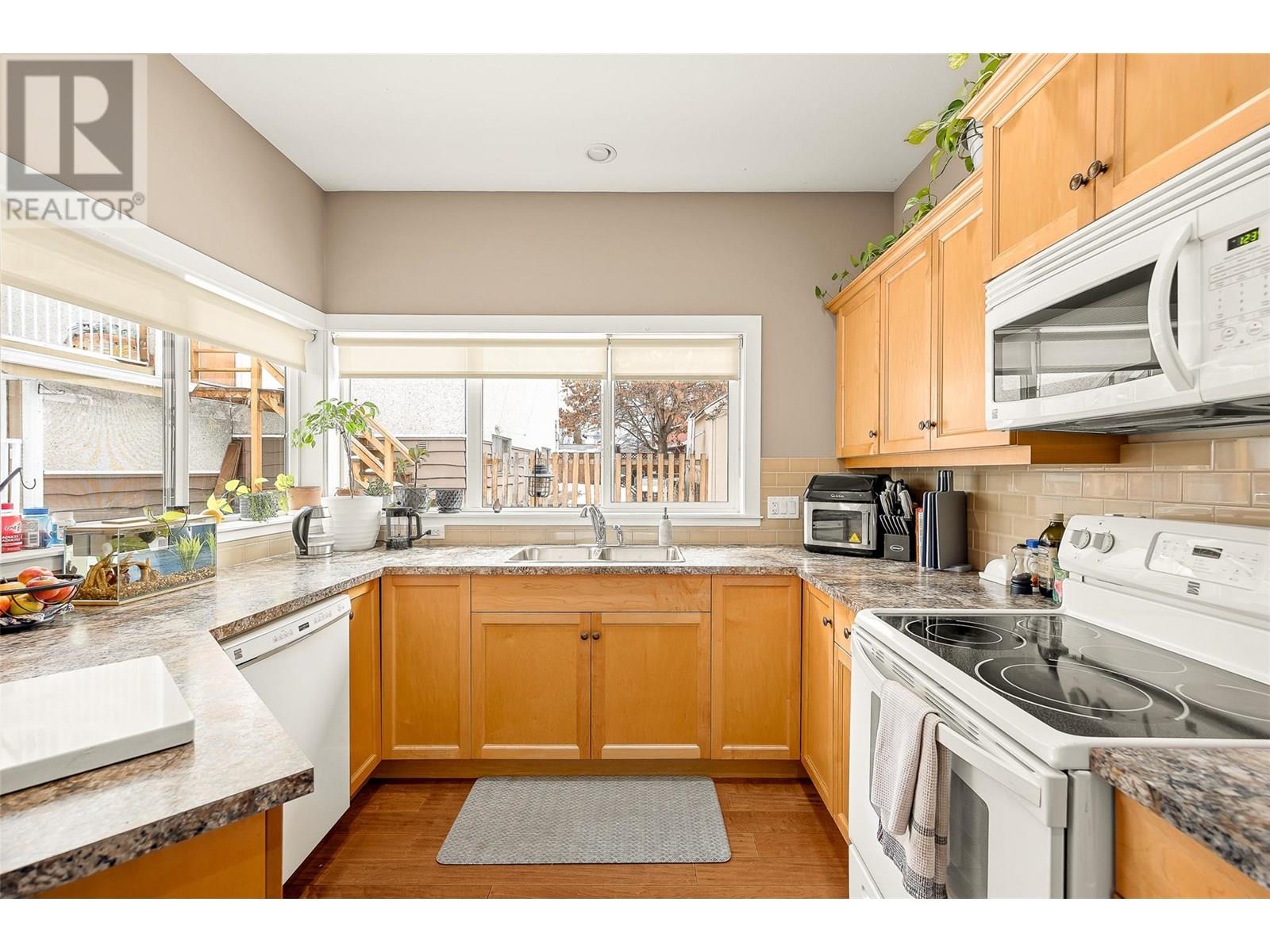 548/546 Roanoke Avenue, Kelowna, British Columbia  V1Y 7K5 - Photo 29 - 10335202