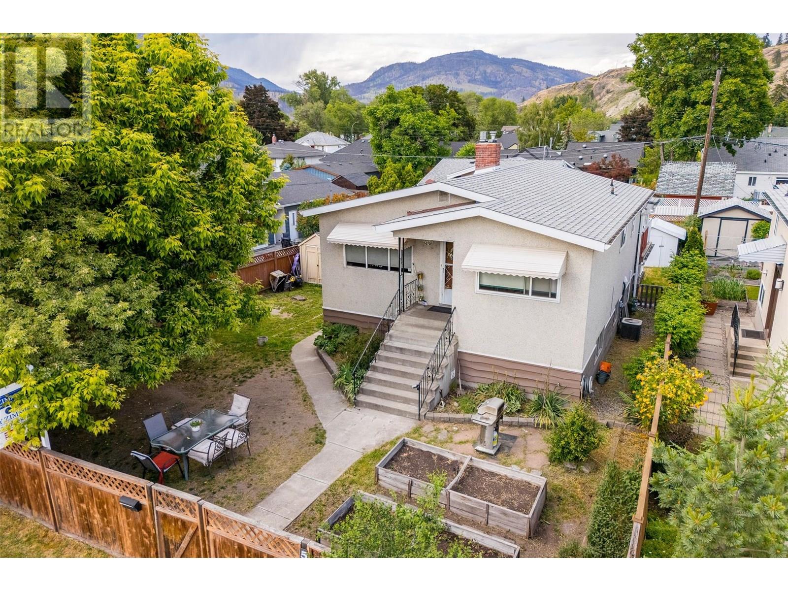 548/546 Roanoke Avenue, Kelowna, British Columbia