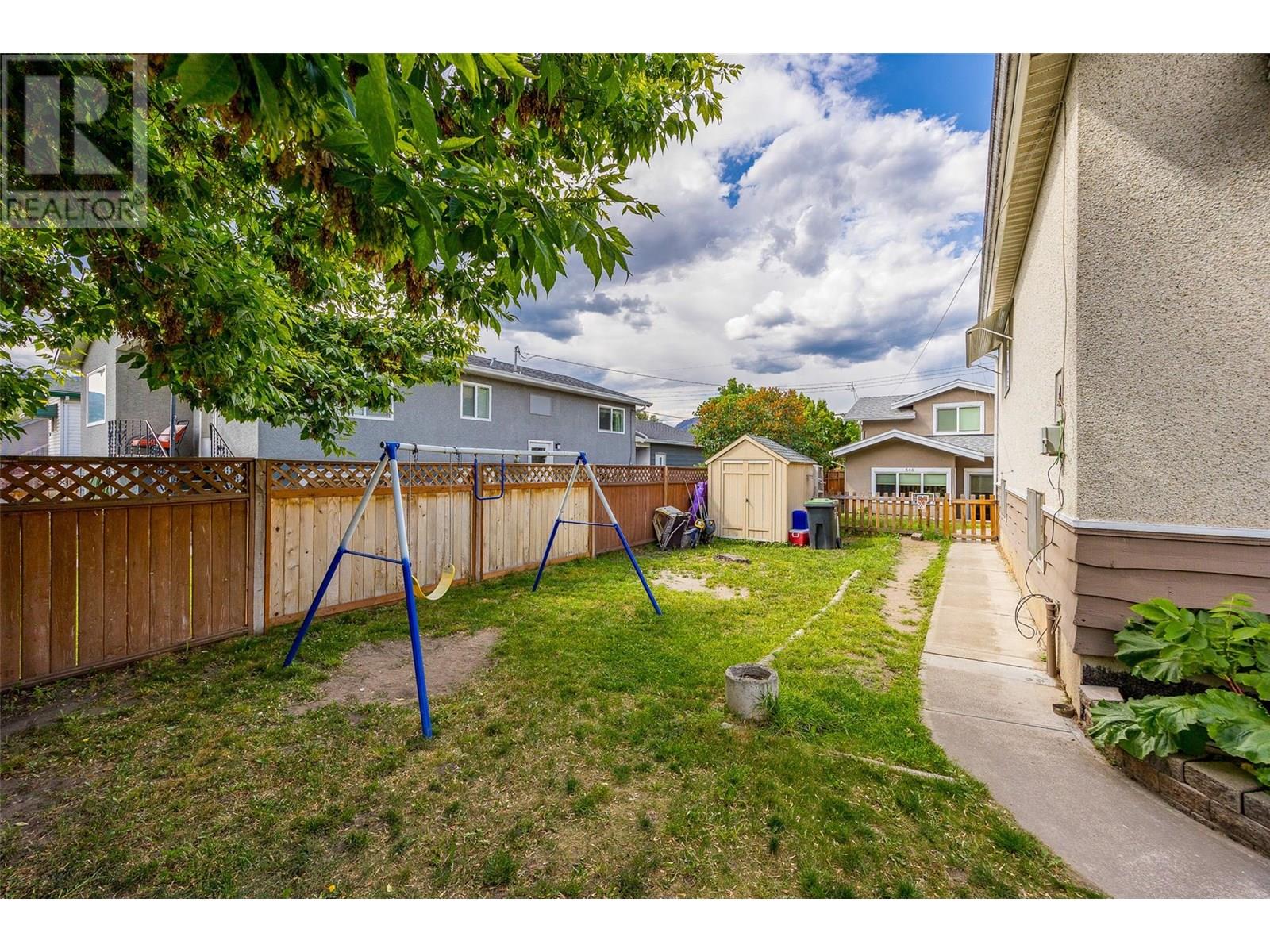 548/546 Roanoke Avenue, Kelowna, British Columbia  V1Y 7K5 - Photo 49 - 10335202
