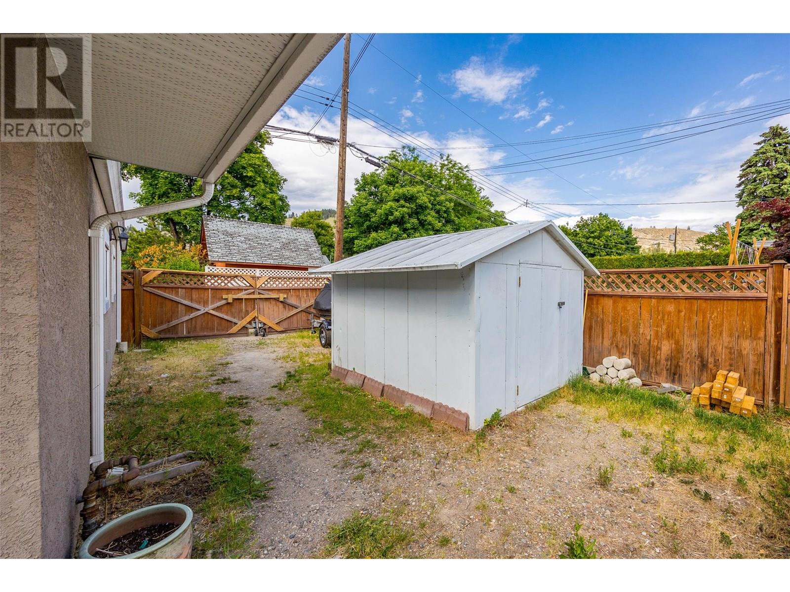 548/546 Roanoke Avenue, Kelowna, British Columbia  V1Y 7K5 - Photo 58 - 10335202