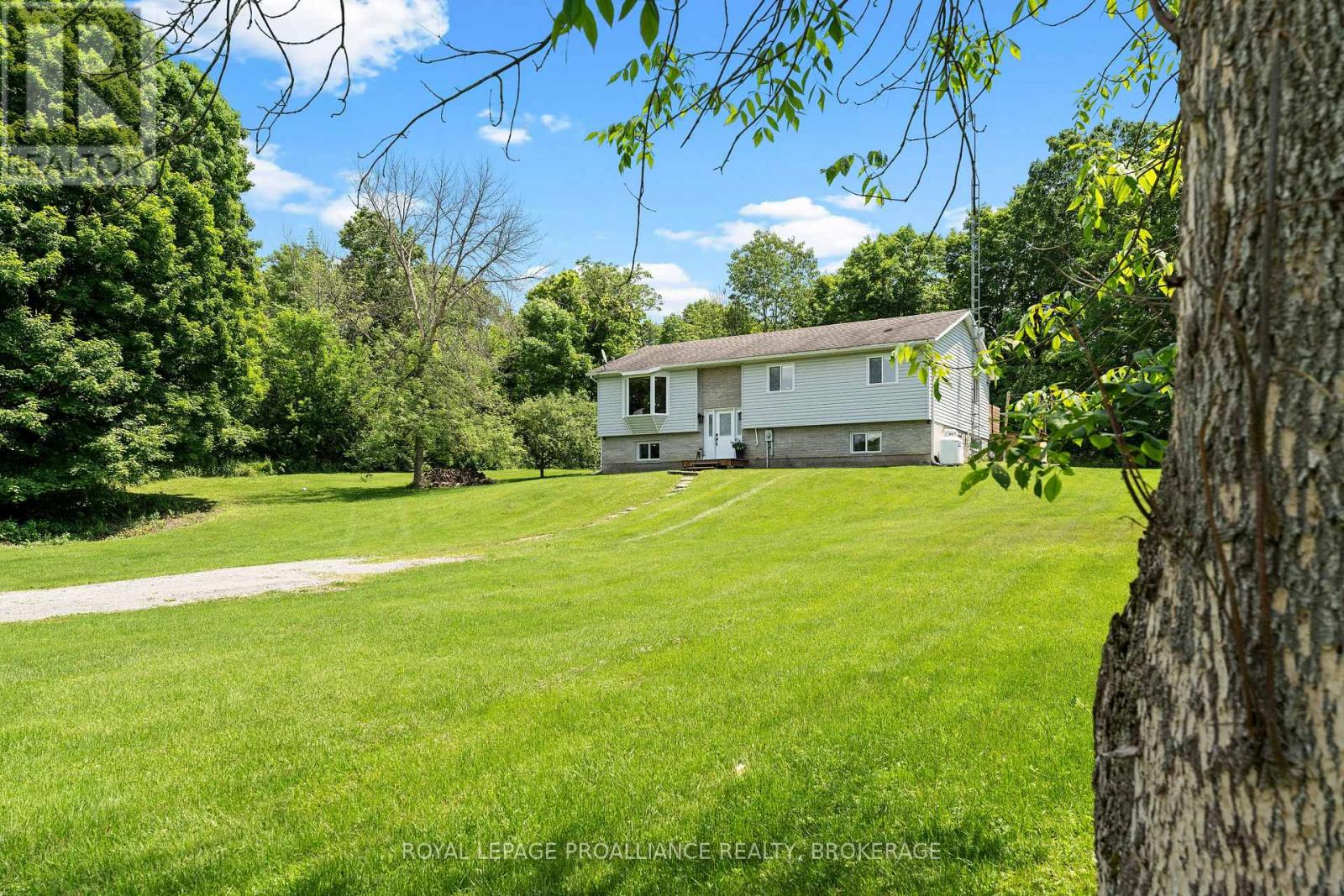 700 Daytown Road, Rideau Lakes, Ontario  K0E 1G0 - Photo 3 - X12212221