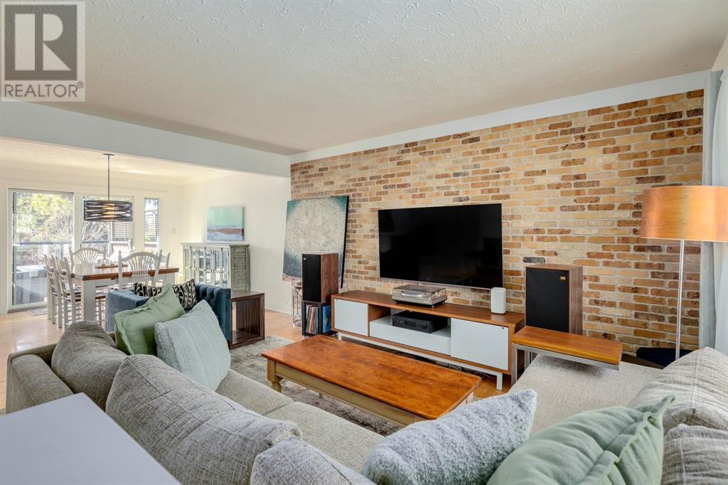 3211 27 Street Sw, Calgary, Alberta  T3E 2G9 - Photo 5 - A2215609