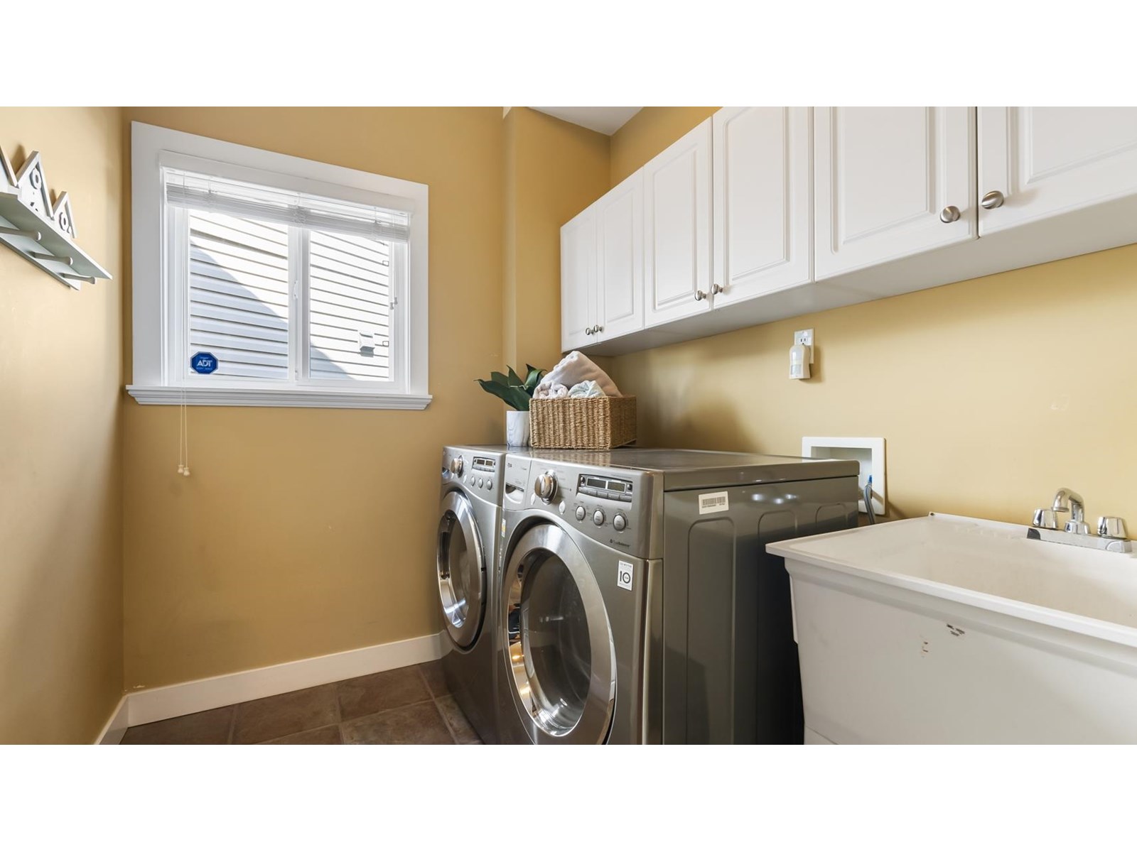 6586 186a Street, Surrey, British Columbia  V3S 4E5 - Photo 35 - R3014099
