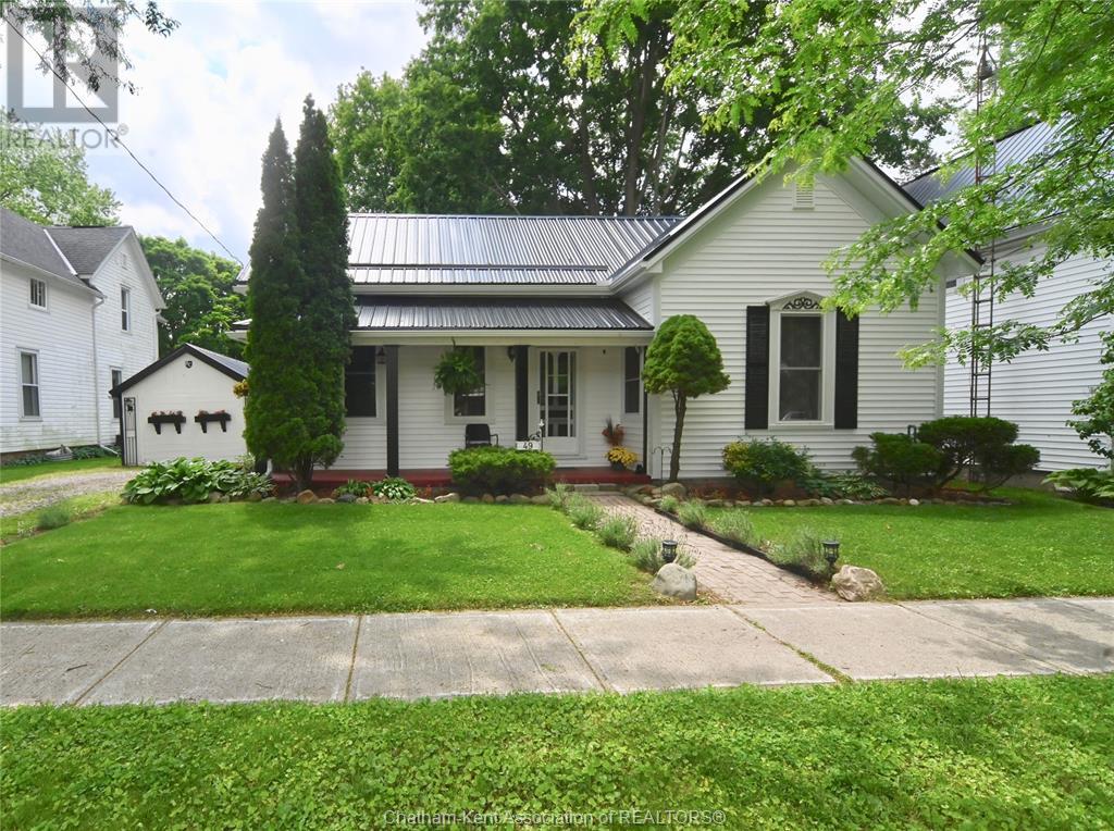 Property at 49 Erie STREET South image 2