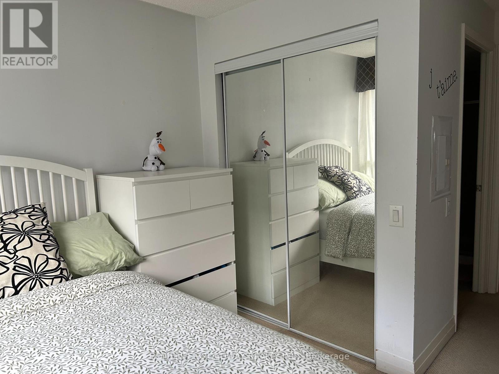1310 - 25 Carlton Street, Toronto, Ontario  M5B 1L4 - Photo 14 - C12179482