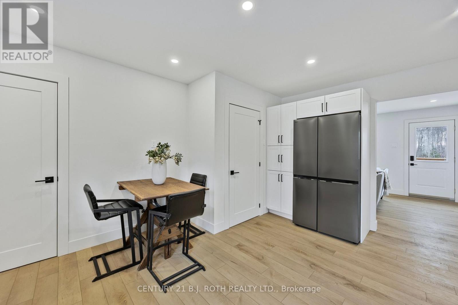 185 Silver Birch Crescent, Tay, Ontario  L0K 1R0 - Photo 16 - S12086989