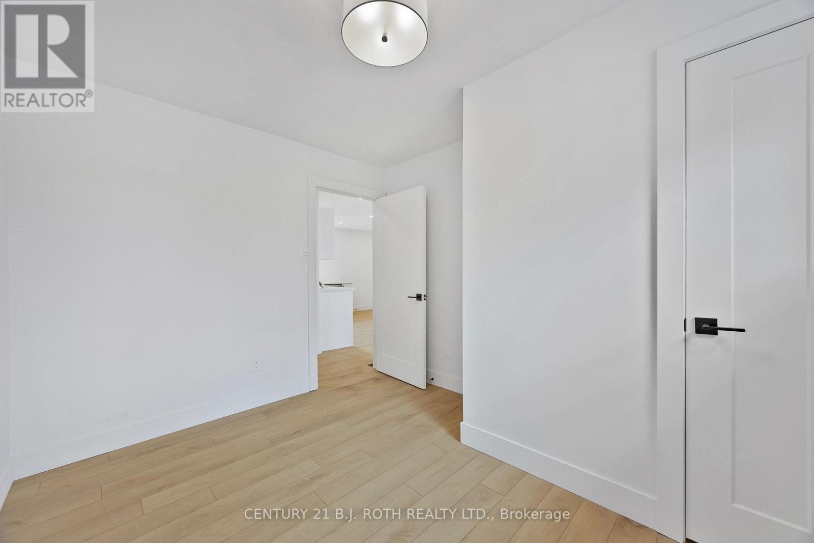 185 Silver Birch Crescent, Tay, Ontario  L0K 1R0 - Photo 21 - S12086989