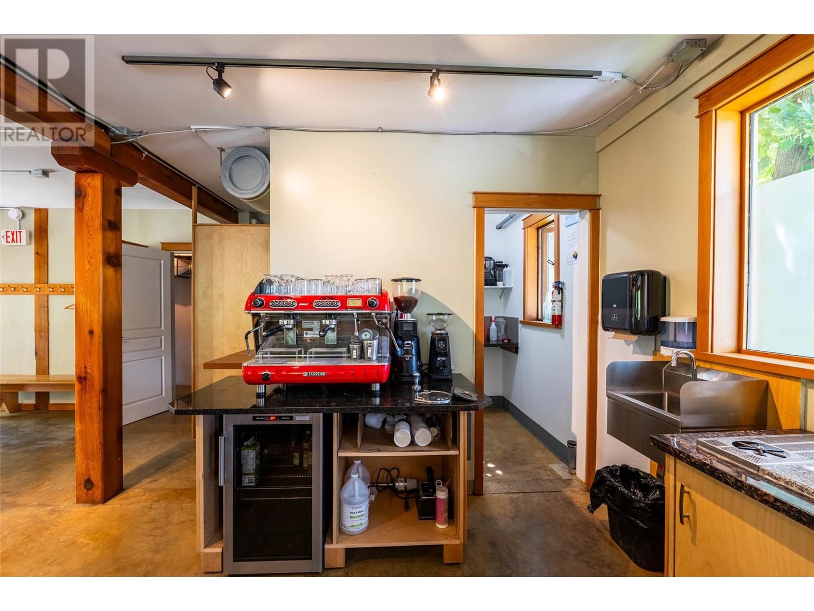 512 Hendryx Street Unit# Main, Nelson, British Columbia  V1L 2A8 - Photo 16 - 10351665