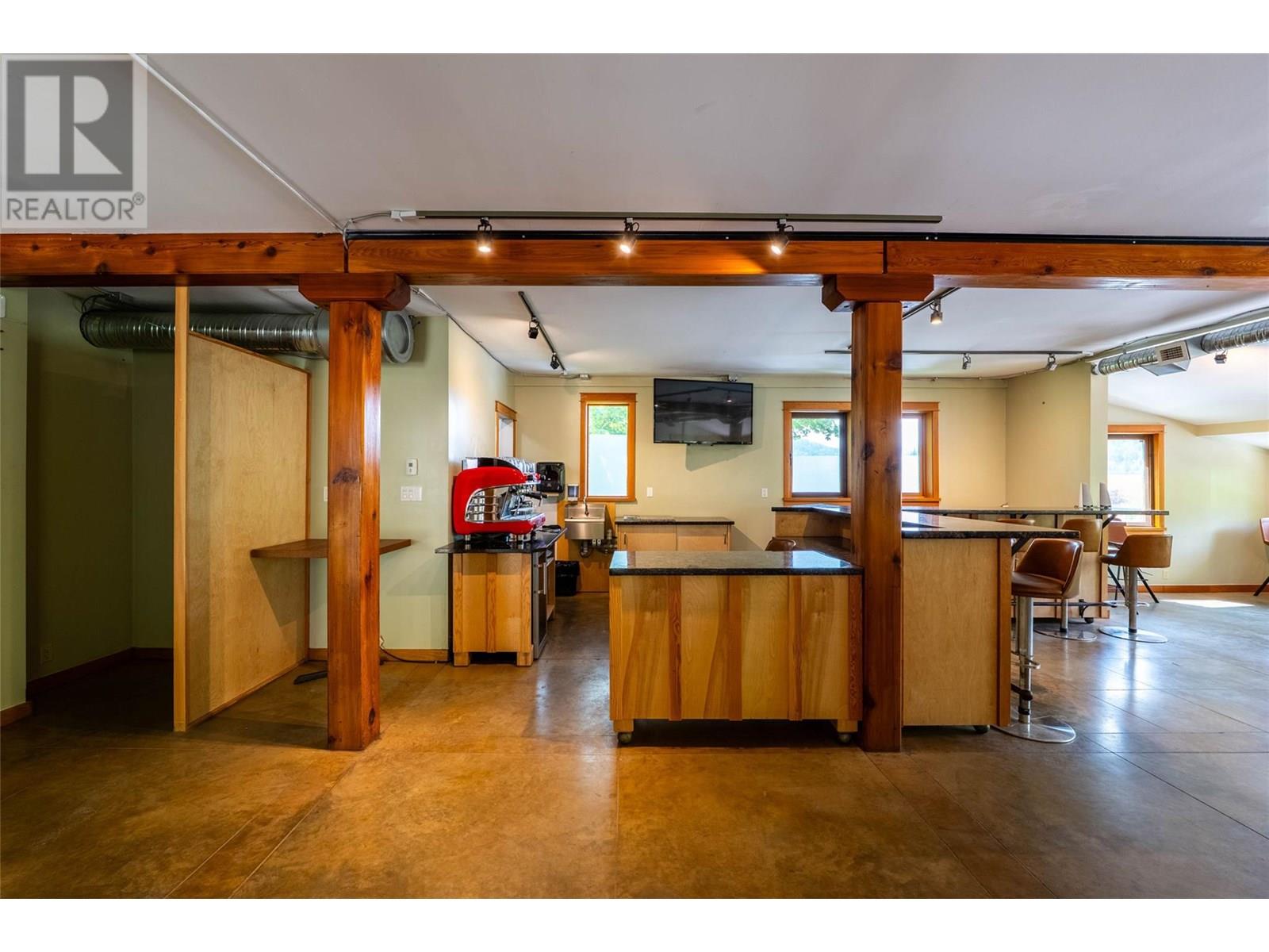 512 Hendryx Street Unit# Main, Nelson, British Columbia  V1L 2A8 - Photo 5 - 10351665
