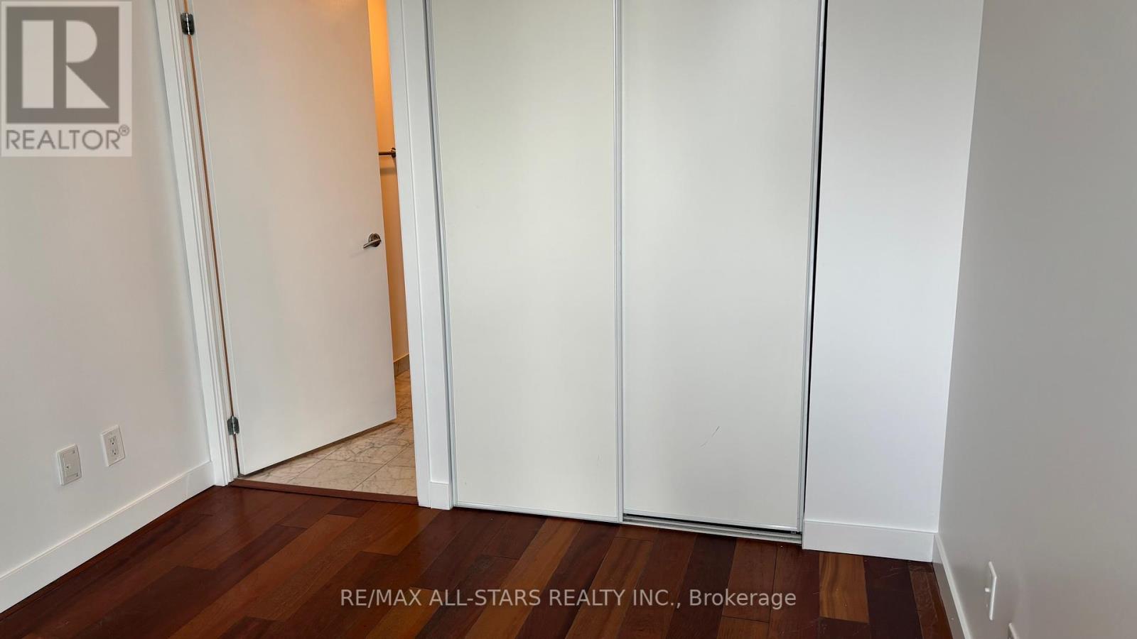 906 - 38 Niagara Street, Toronto, Ontario  M5V 3X1 - Photo 24 - C12211244