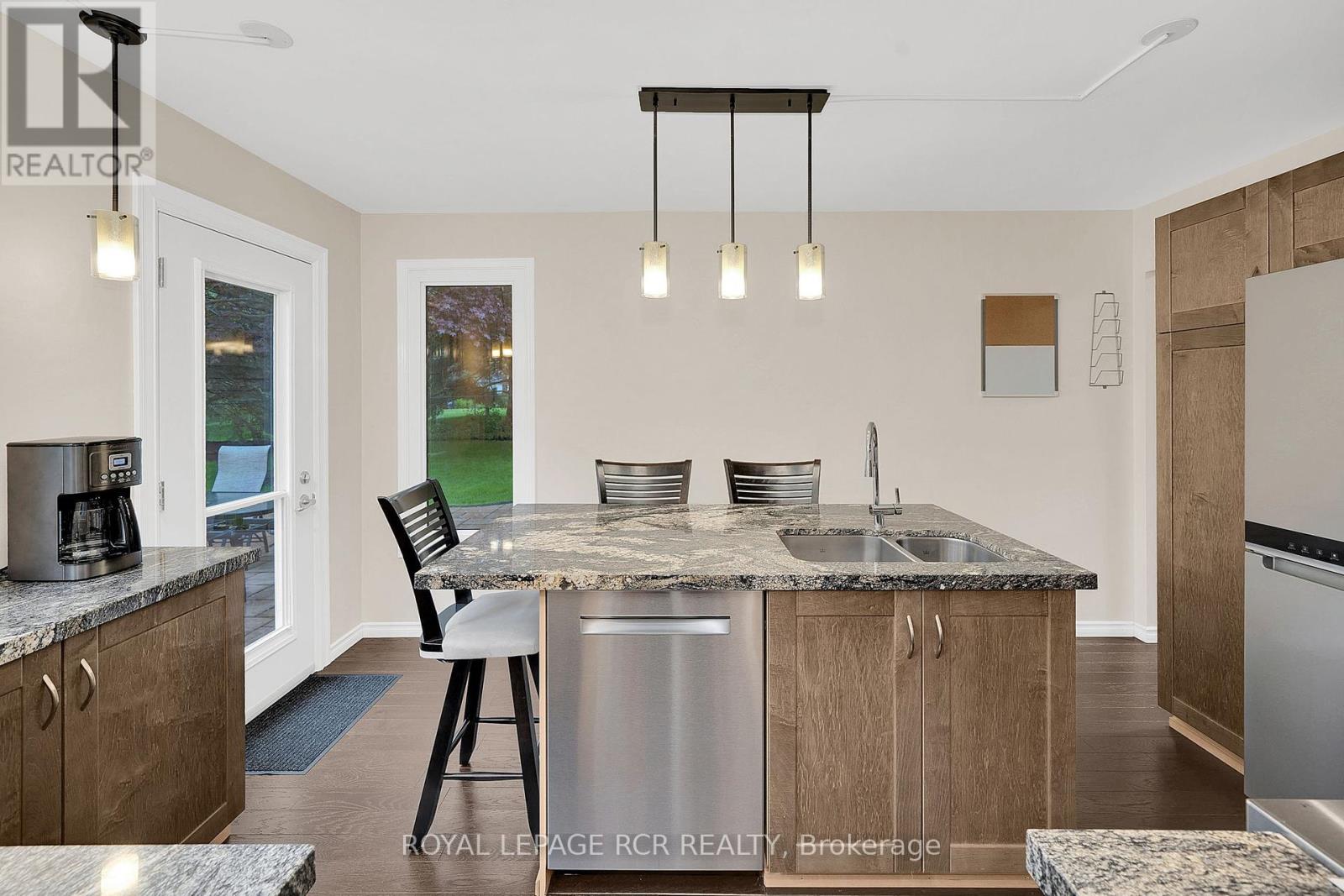 15 Brawton Drive, Caledon, Ontario  L7E 0C9 - Photo 10 - W12206714