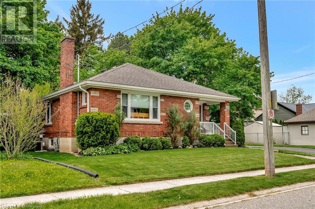 42 Hawthorne Avenue, Simcoe, Ontario  N3Y 2L9 - Photo 2 - 40735270