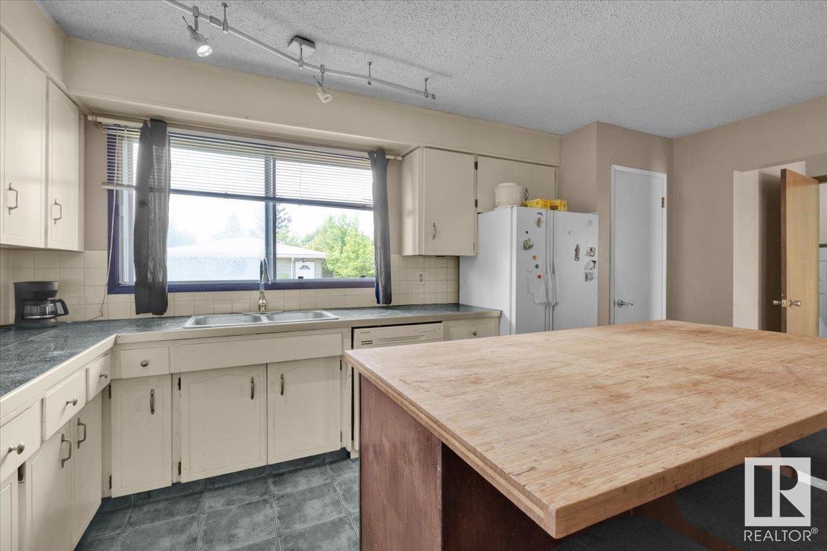 4320 74 St Nw, Edmonton, Alberta  T6K 0W2 - Photo 11 - E4439543