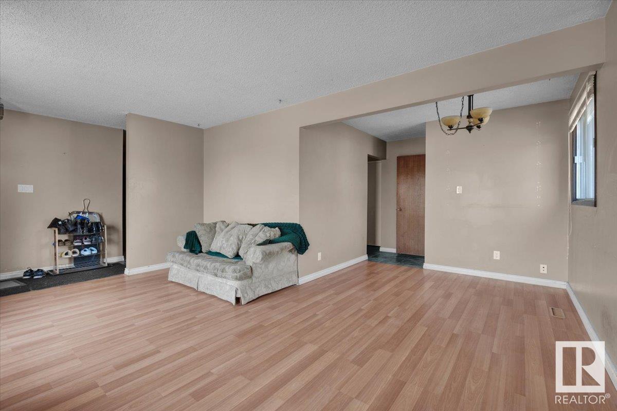 4320 74 St Nw, Edmonton, Alberta  T6K 0W2 - Photo 4 - E4439543