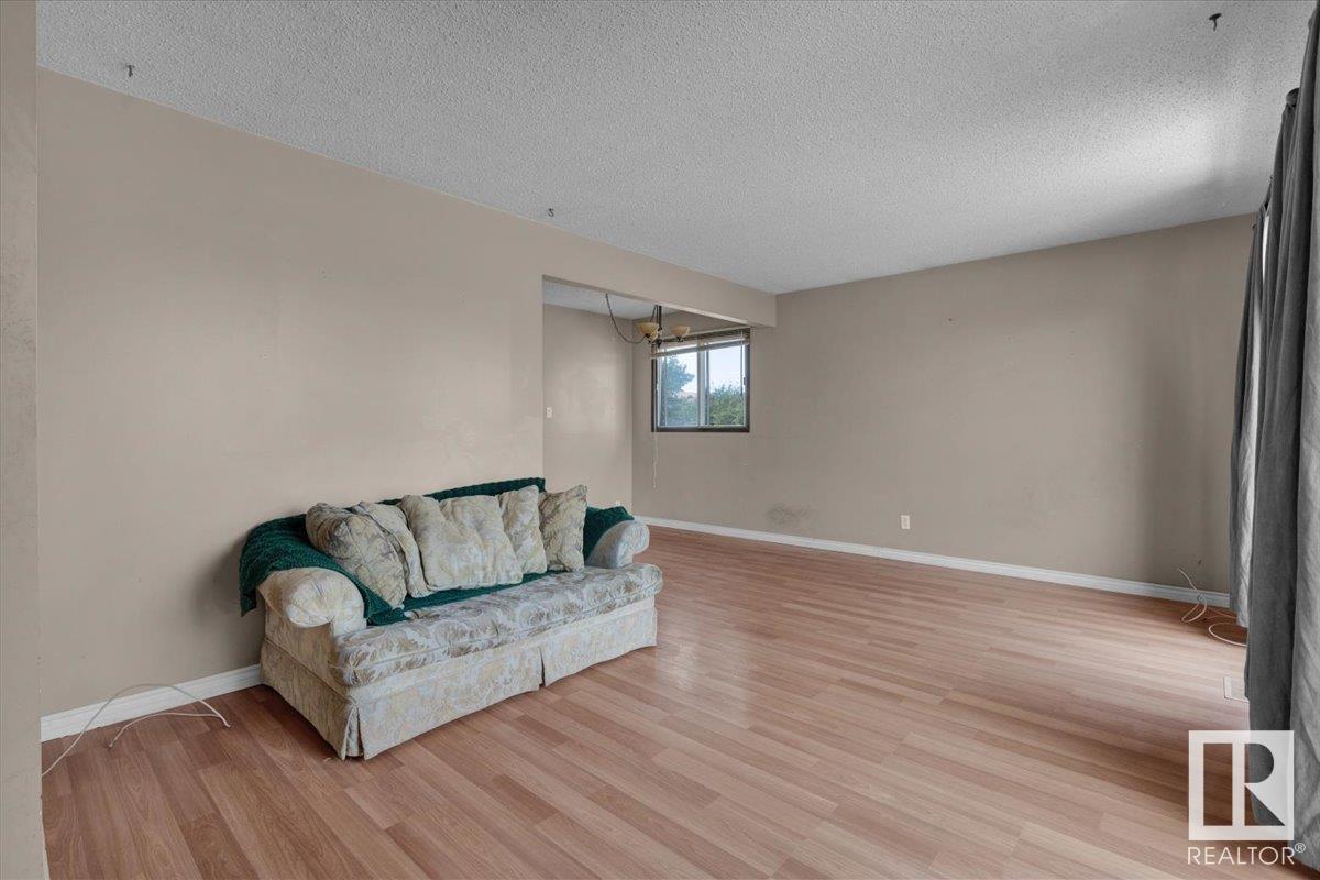 4320 74 St Nw, Edmonton, Alberta  T6K 0W2 - Photo 3 - E4439543