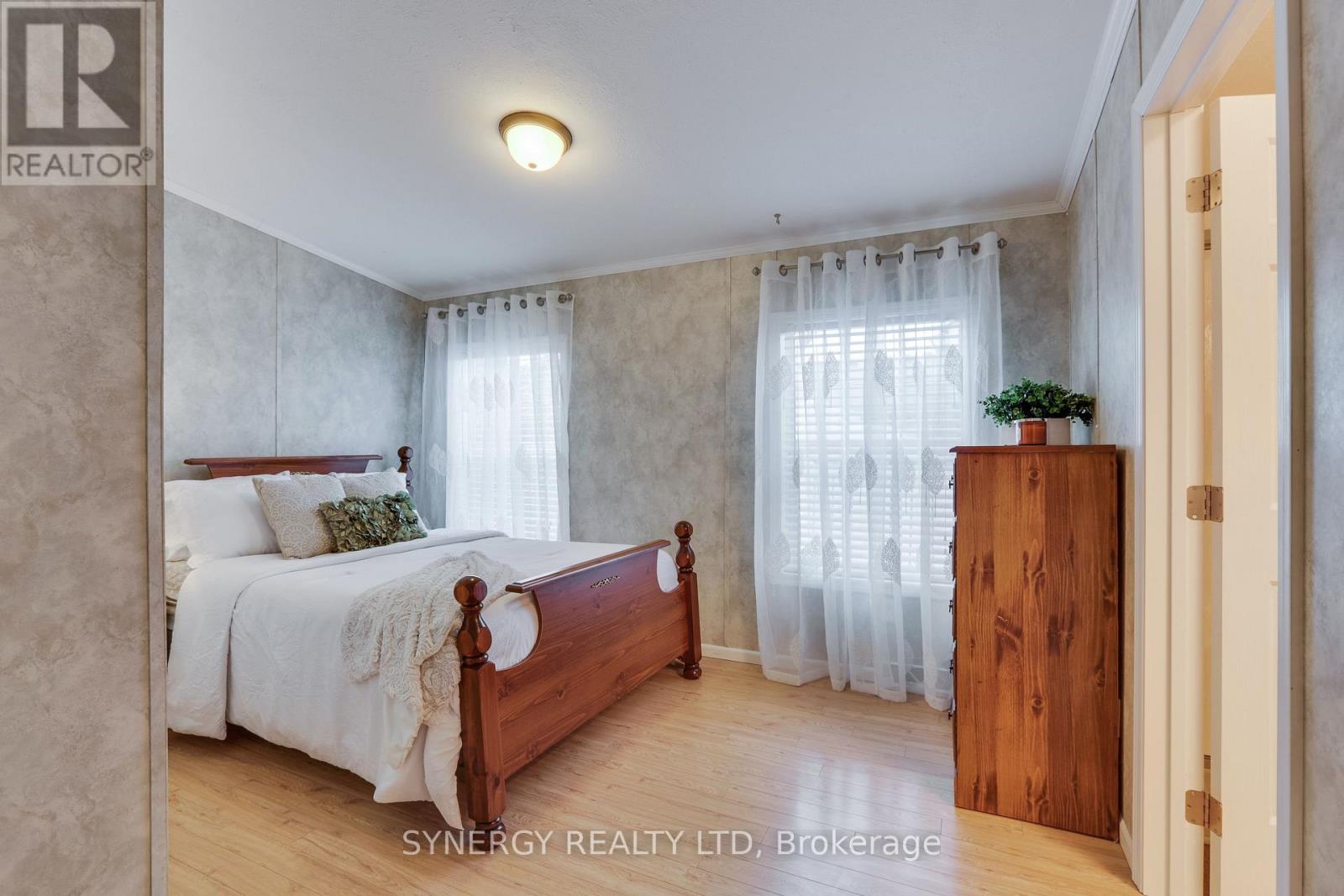 461 Richard Crescent, Strathroy-Caradoc (Se), Ontario  N7G 0C5 - Photo 10 - X12213606