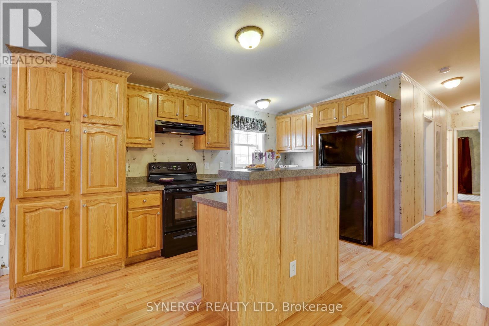 461 Richard Crescent, Strathroy-Caradoc (Se), Ontario  N7G 0C5 - Photo 8 - X12213606