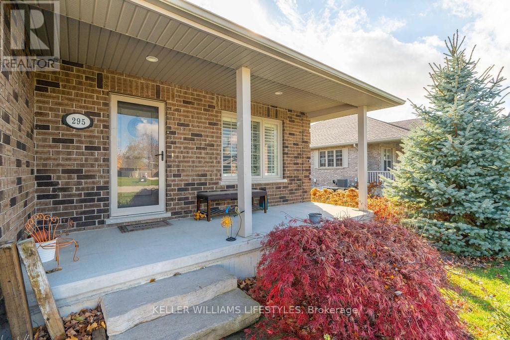 295 South Street, Southwest Middlesex, Ontario  N0L 1M0 - Photo 2 - X12213745