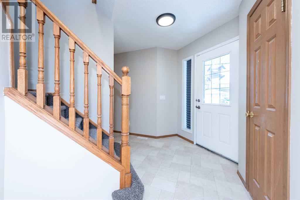 Property at 184 Bridlewood Road SW image 3