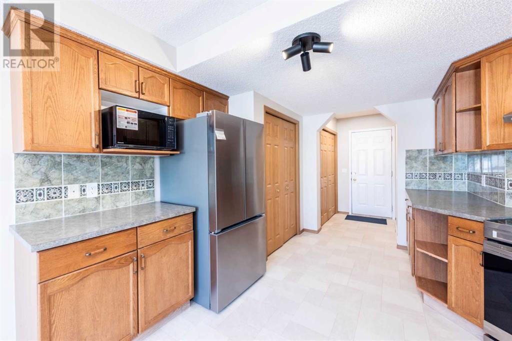 Property at 184 Bridlewood Road SW image 5
