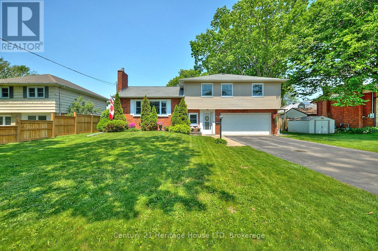 449 Stanley Street, Port Colborne, Ontario  L3K 3A7 - Photo 1 - X12204094