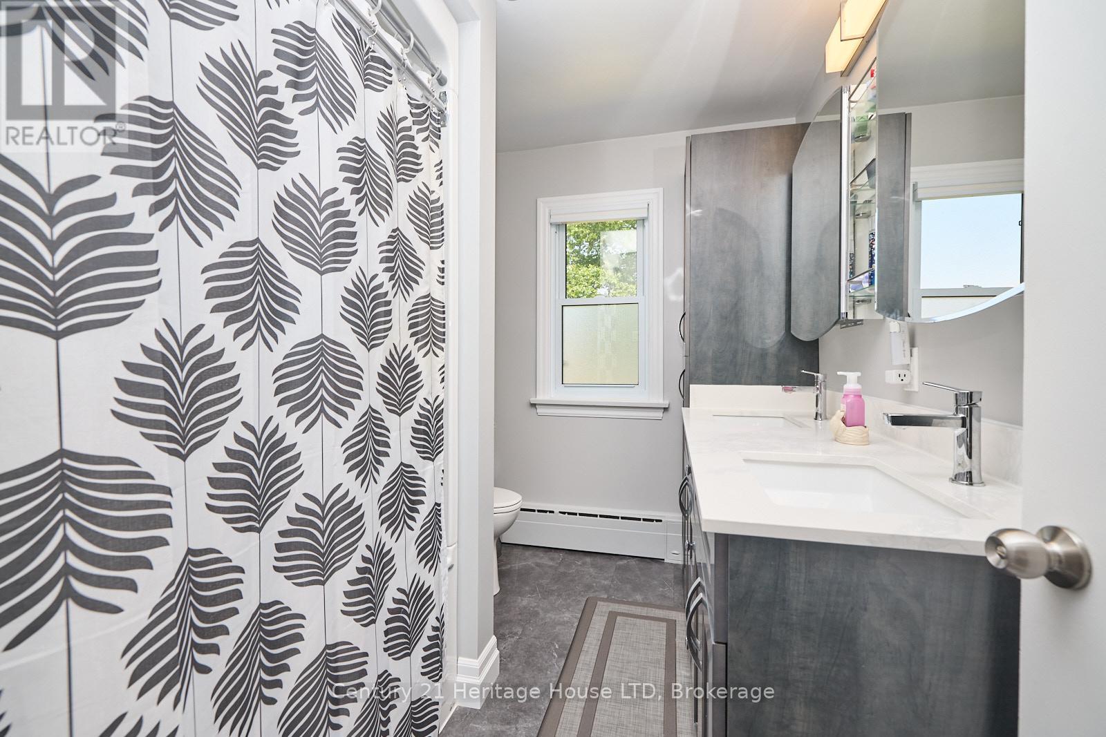 449 Stanley Street, Port Colborne, Ontario  L3K 3A7 - Photo 19 - X12204094