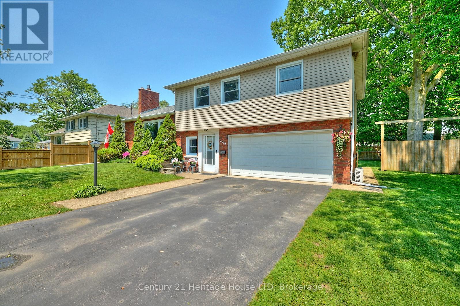 449 Stanley Street, Port Colborne, Ontario  L3K 3A7 - Photo 3 - X12204094