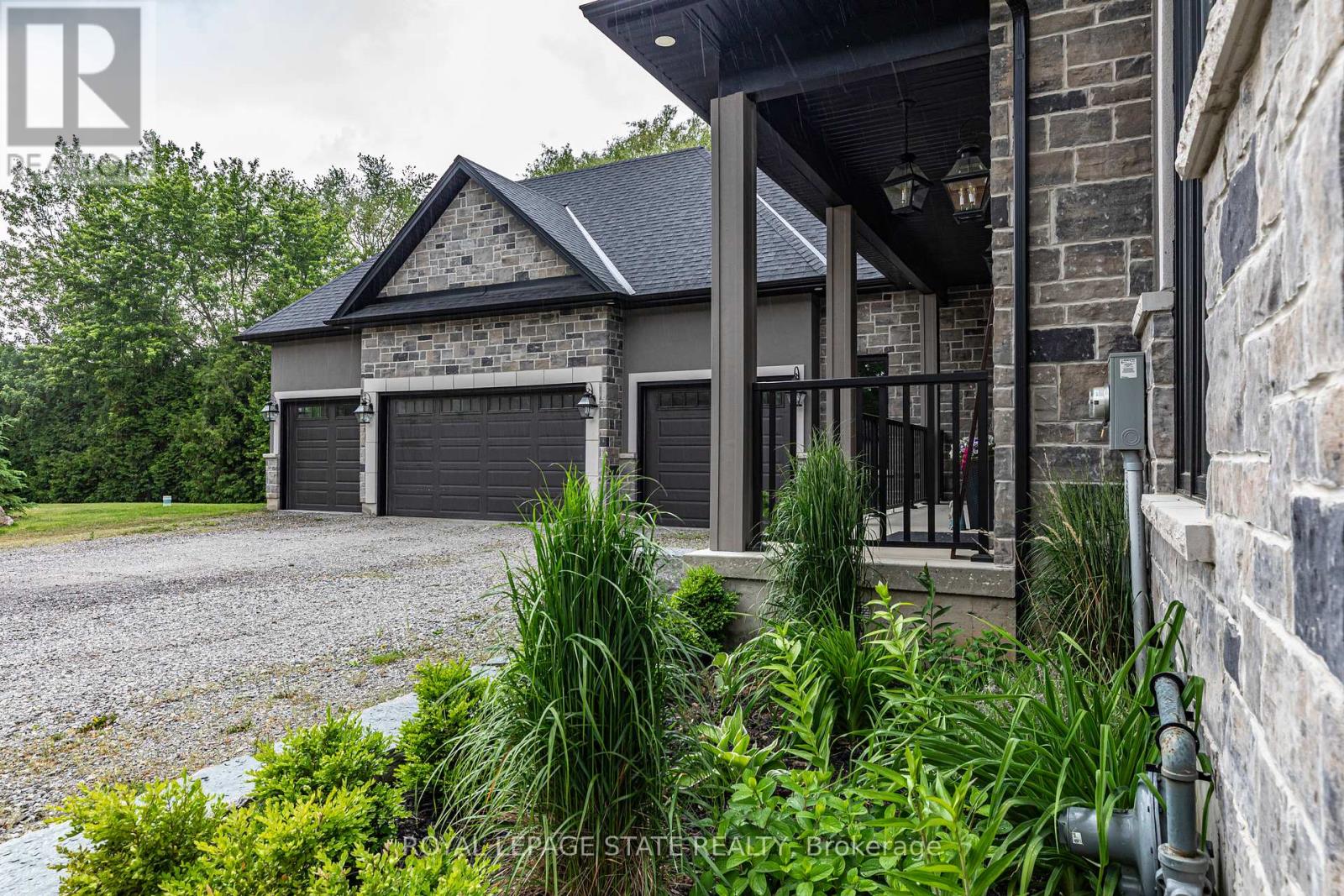 187 Sunnyridge Road, Hamilton, Ontario  L0R 1R0 - Photo 5 - X12213061