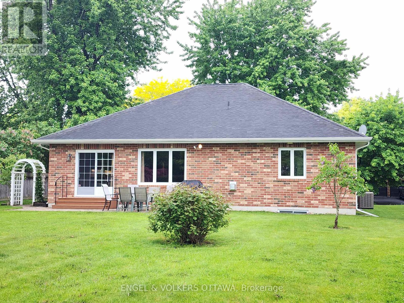 Property at 1732 BLAKELY DRIVE NW image 3