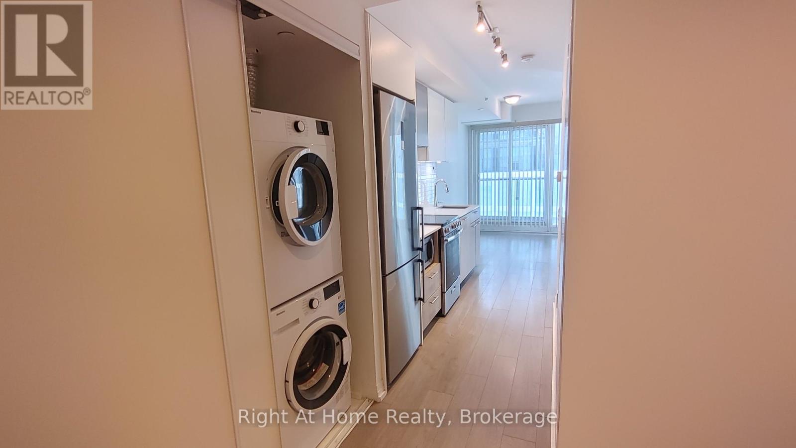 1818 - 251 JARVIS STREET, Toronto, Ontario
