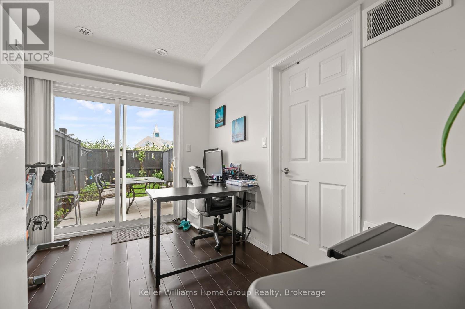 37 Vanhorne Close, Brampton, Ontario L7A 0X8 - Photo 6 - W12213053