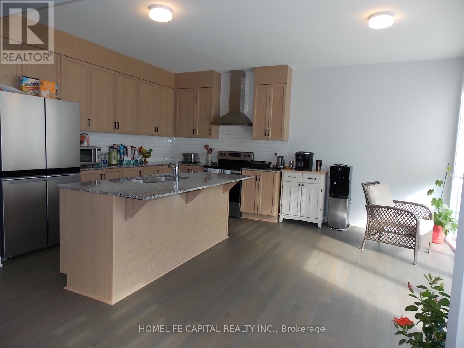 838 Crossgate Street, Ottawa, Ontario  K2C 3H2 - Photo 7 - X12213490