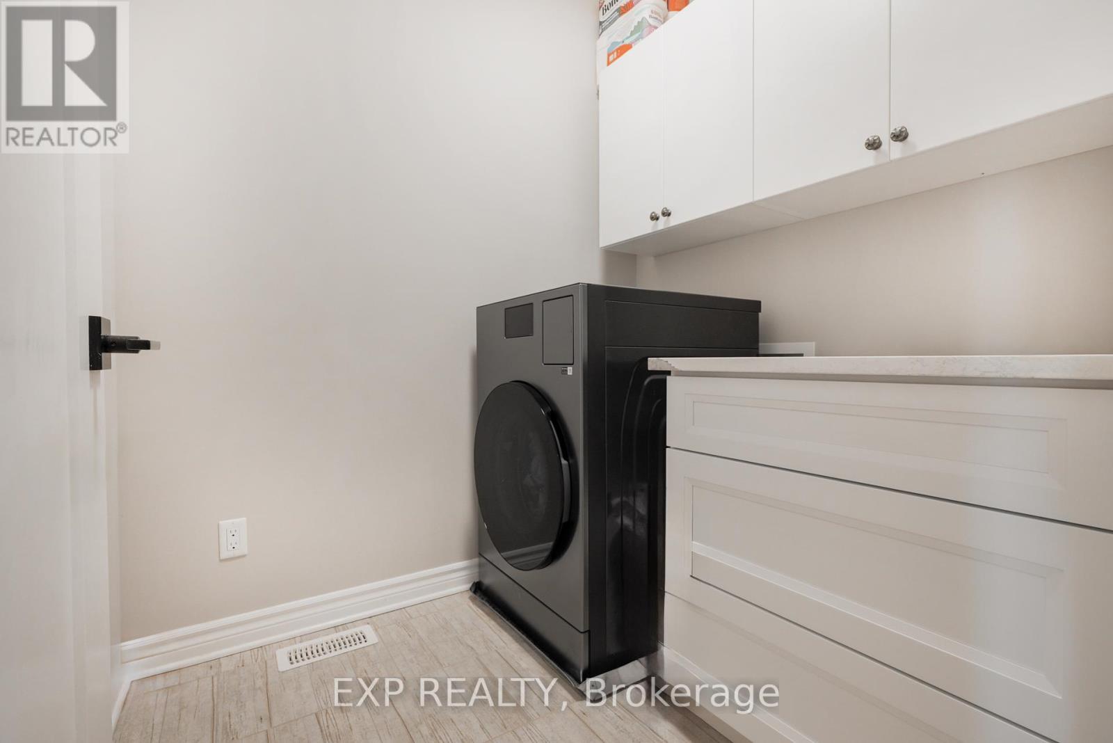 585 Vivera Place, Ottawa, Ontario  K2S 2M8 - Photo 26 - X12213546