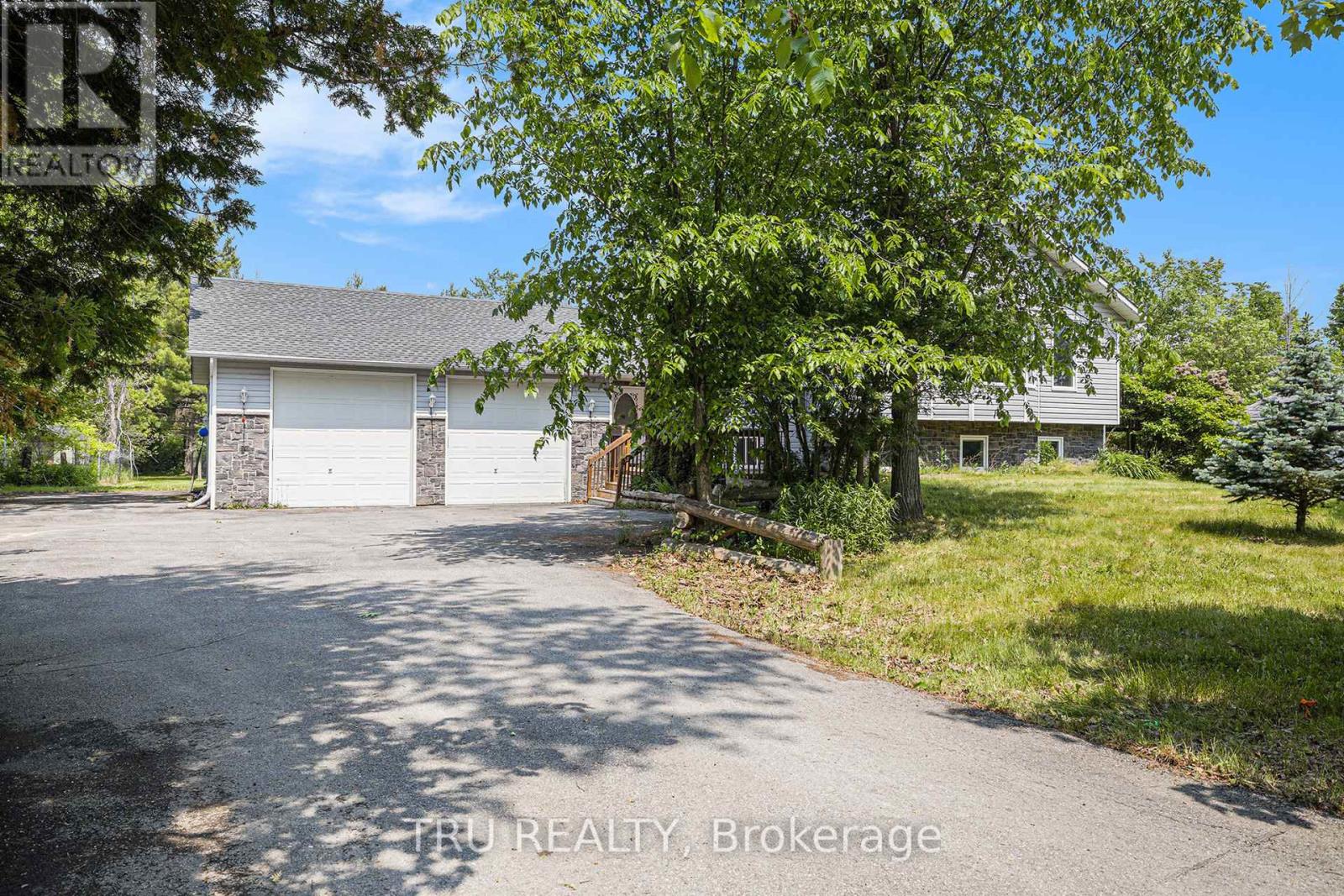 1060 7th Line, Beckwith, Ontario  K7C 3P2 - Photo 2 - X12213562