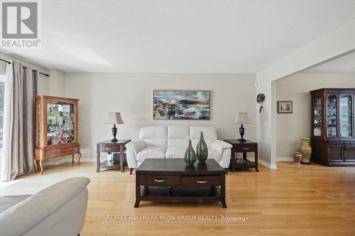 Property at 54 FARDON WAY image 4