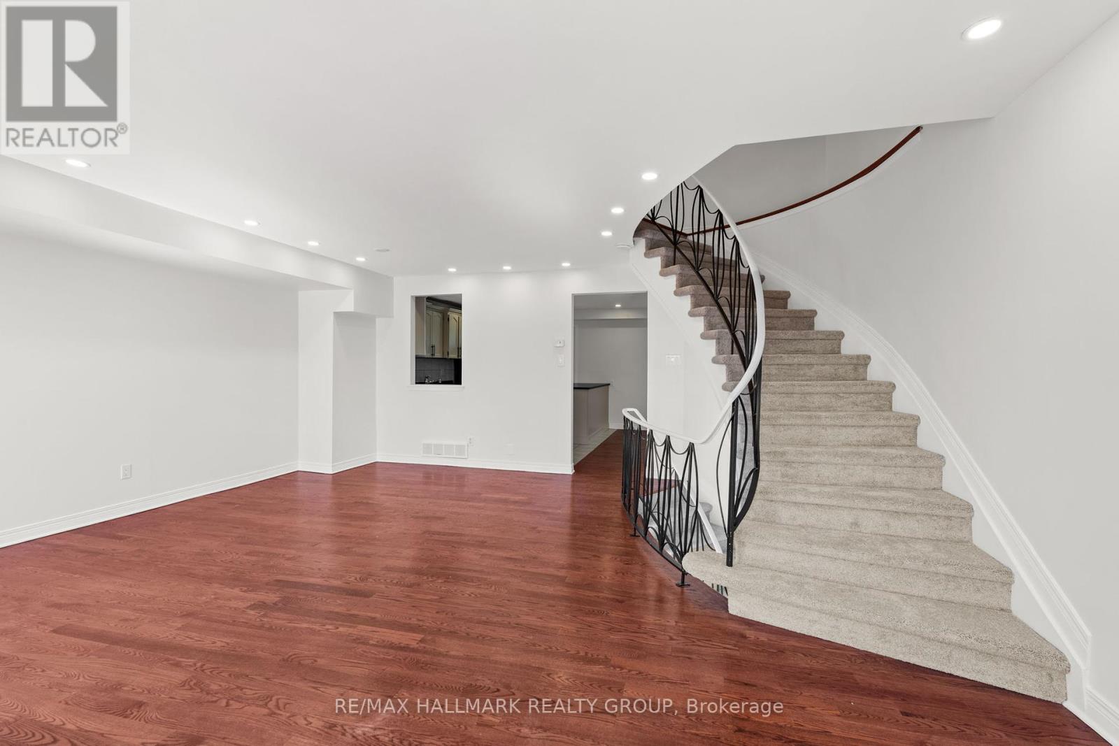 2545 Flannery Drive, Ottawa, Ontario  K1V 9R5 - Photo 9 - X12213668