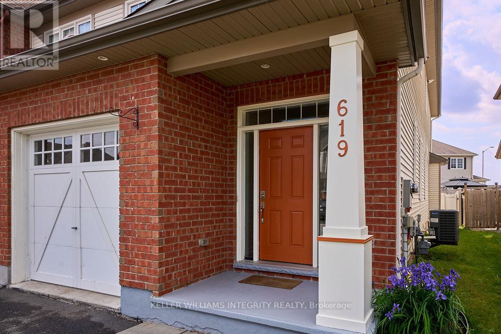 619 Moorpark Avenue, Ottawa, Ontario  K2M 0B6 - Photo 4 - X12213728