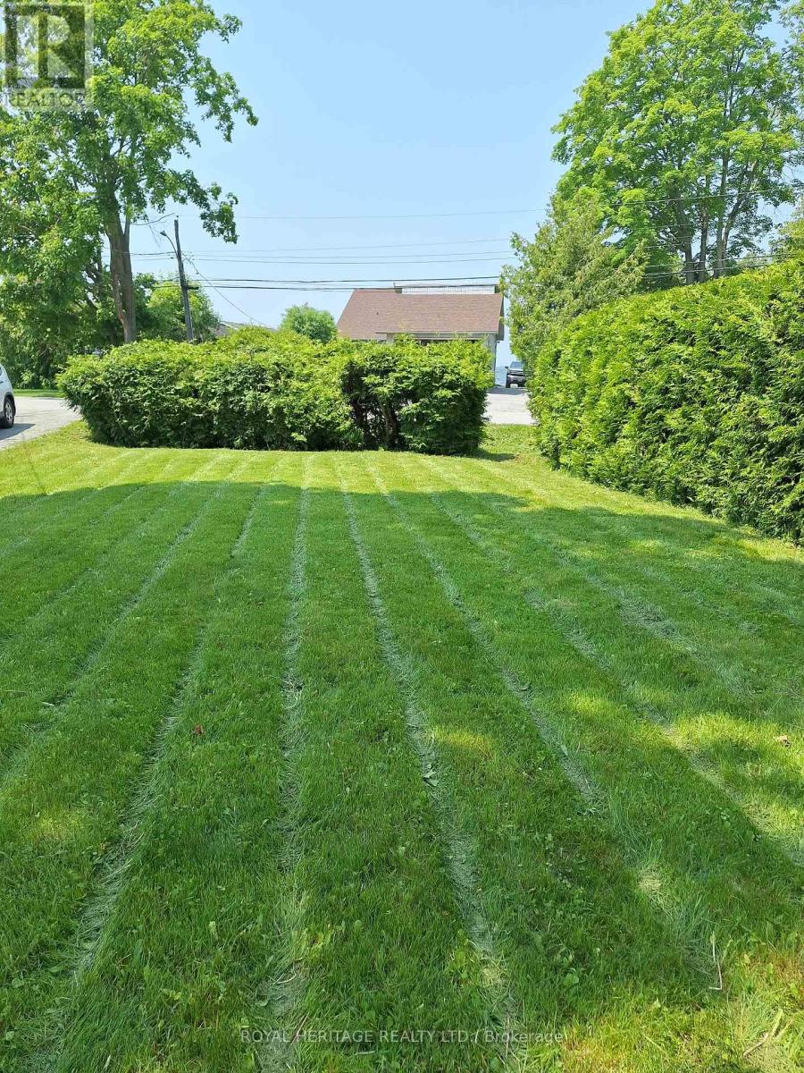 77 Blue Heron Drive, Georgina, Ontario  L0E 1N0 - Photo 17 - N12112042