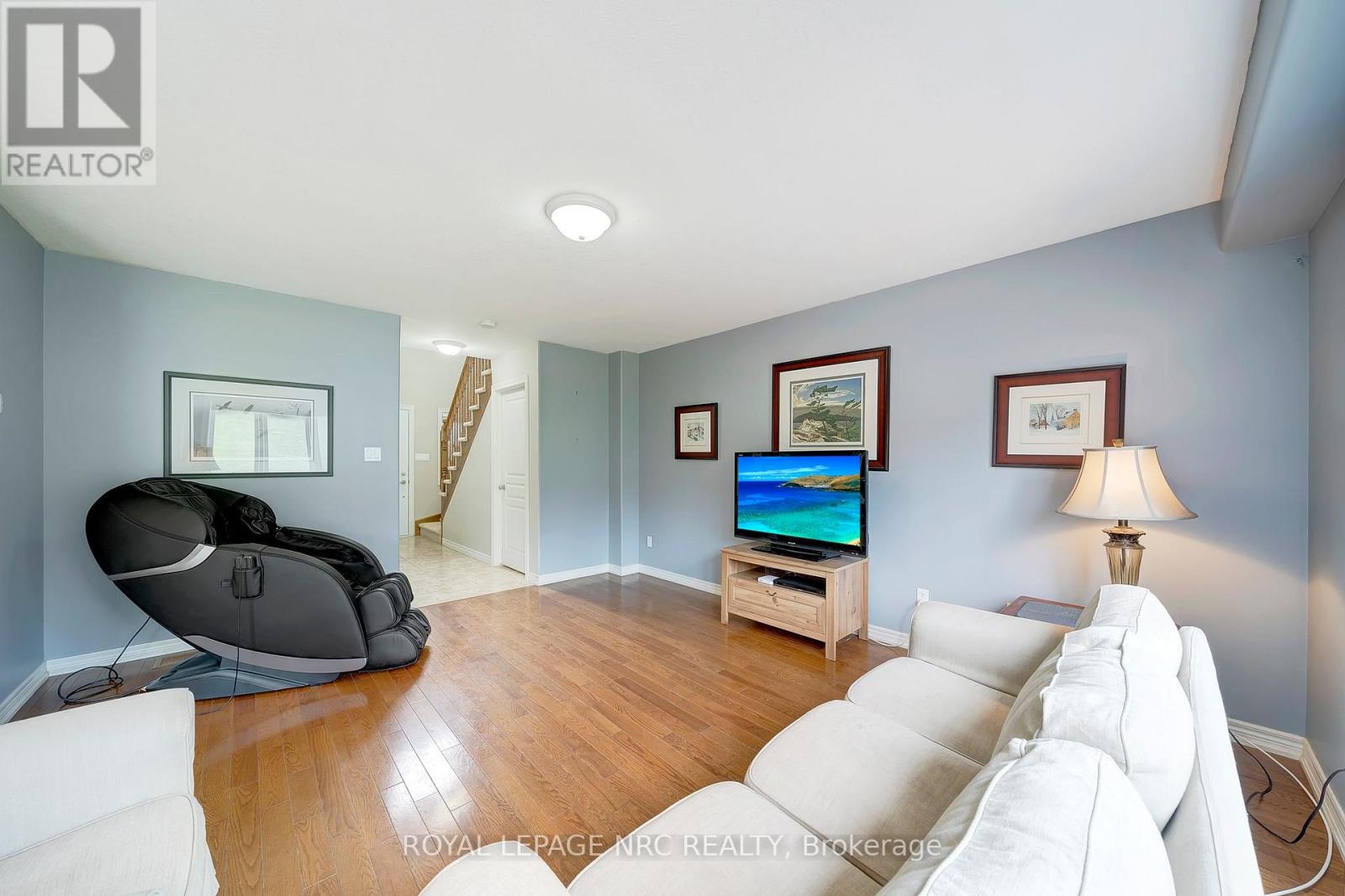 Property at 33 PLUM TREE LANE image 5