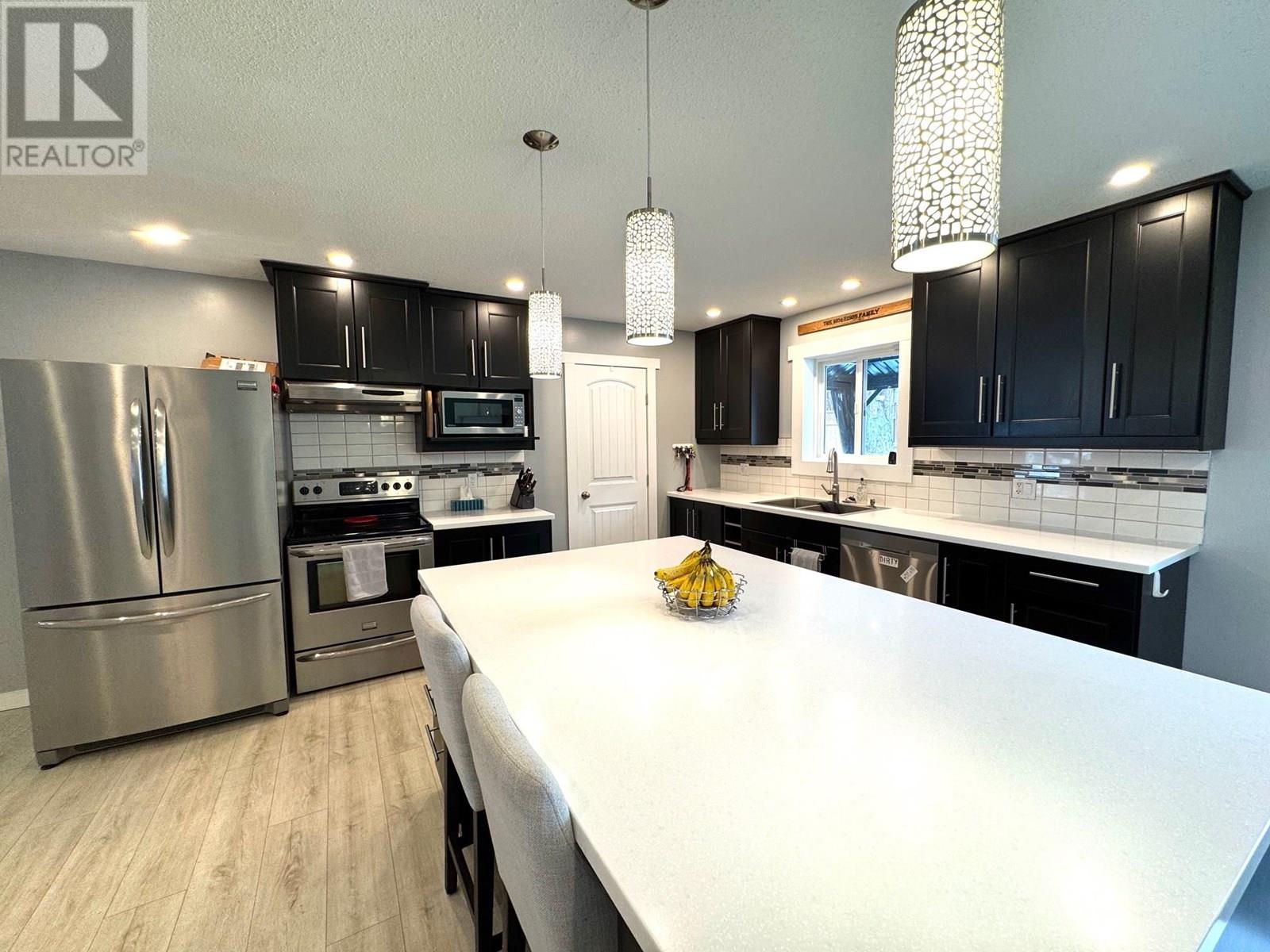 2075 Parker Drive, Merritt, British Columbia  V1K 1J2 - Photo 2 - 10351707