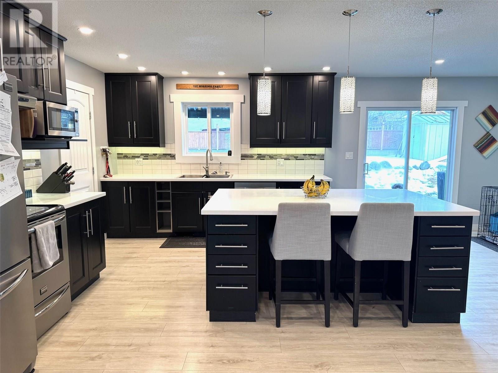 2075 Parker Drive, Merritt, British Columbia  V1K 1J2 - Photo 4 - 10351707