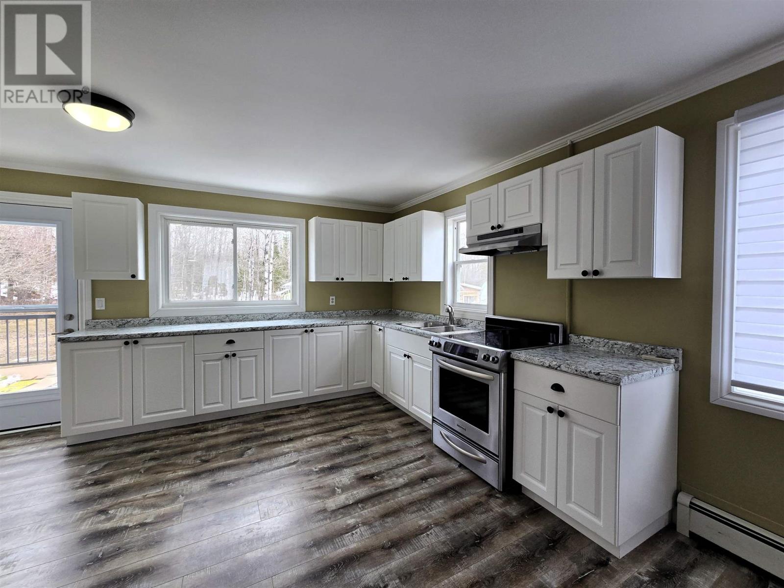 300 Woodward Ave, Blind River, Ontario  P0R 1B0 - Photo 3 - SM250734