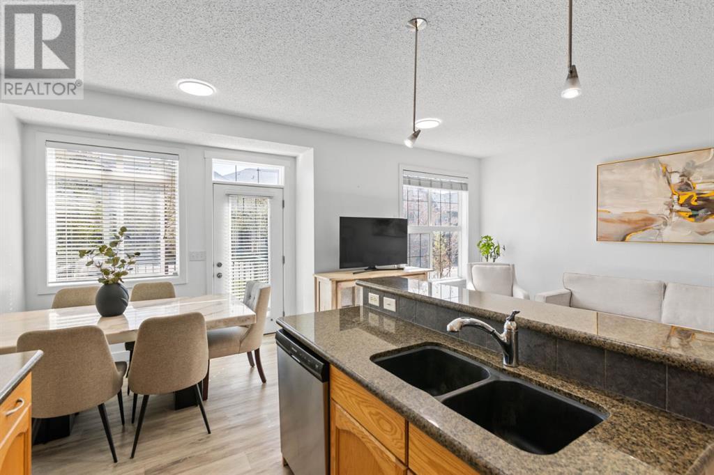 243 Rockyspring Grove Nw, Calgary, Alberta  T3G 5Z7 - Photo 15 - A2218235