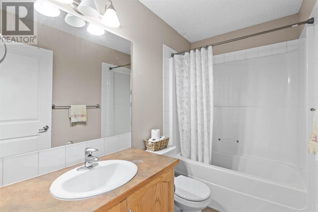 243 Rockyspring Grove Nw, Calgary, Alberta  T3G 5Z7 - Photo 28 - A2218235